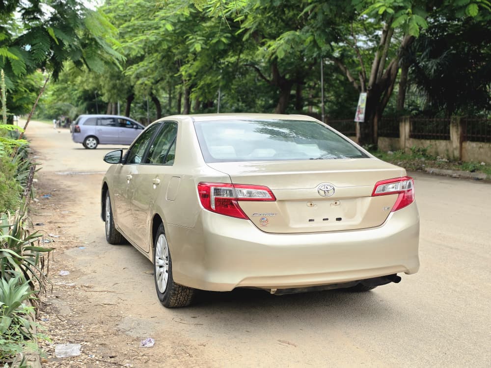 
								Lastest Arrival: Extremely clean foreign used 2013 Toyota Camry LE first body pan with recent 2026 Duty, going for just 12.8m 200k Sambo. Abujadeal full									