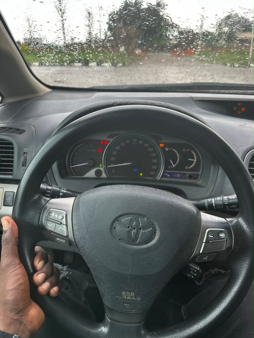 
								Giveaway Deal‼️‼️‼️ Carefully Used V6 2011/12 Toyota Venza (AWD) car is in pristine condition (Reverse Cam, Keyless, Power Boot, Android Screen & More) with duty going for just 12.2m with our sambo with me Lugbe Abuja📍 ZERO CHAIN DEAL full									