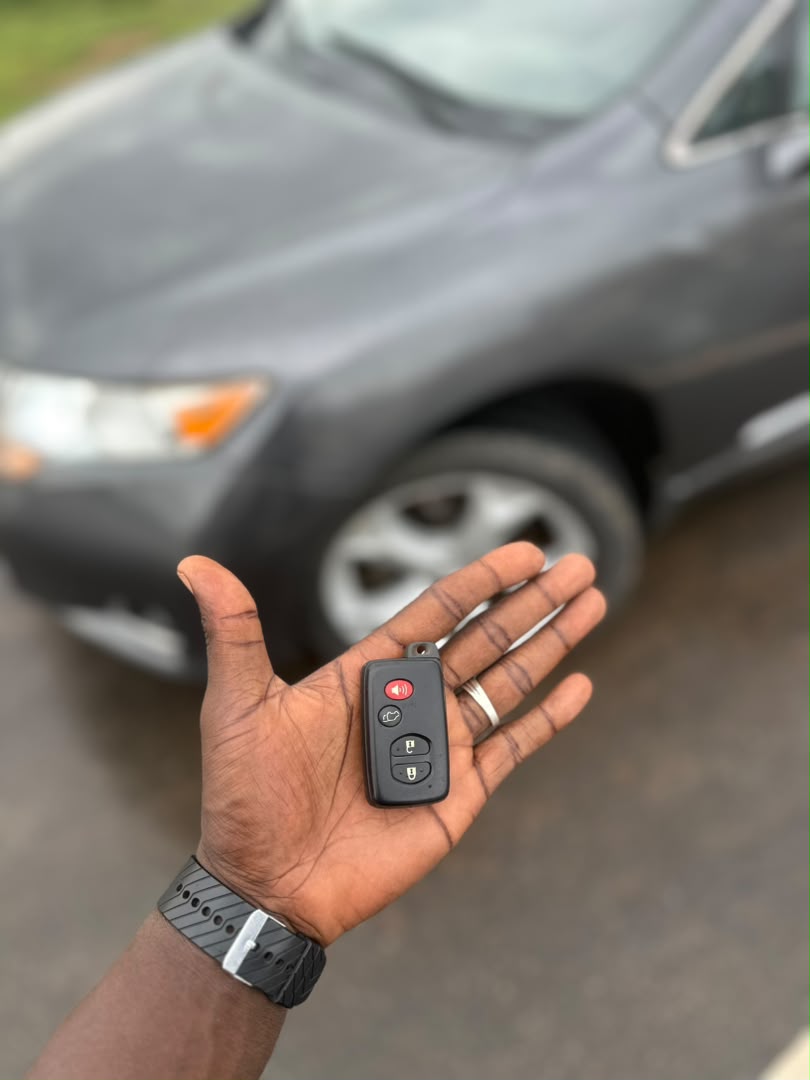
								Giveaway Deal‼️‼️‼️ Carefully Used V6 2011/12 Toyota Venza (AWD) car is in pristine condition (Reverse Cam, Keyless, Power Boot, Android Screen & More) with duty going for just 12.2m with our sambo with me Lugbe Abuja📍 ZERO CHAIN DEAL full									