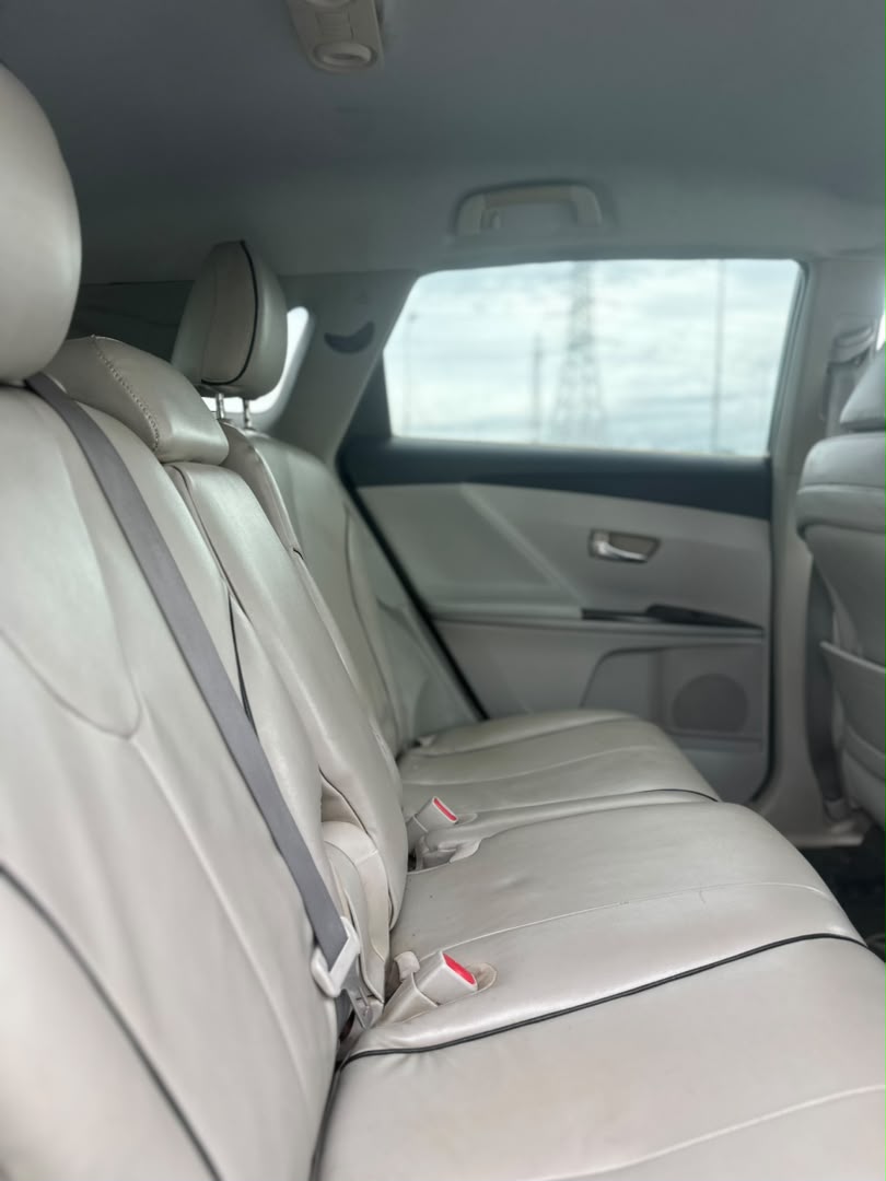 
								Giveaway Deal‼️‼️‼️ Carefully Used V6 2011/12 Toyota Venza (AWD) car is in pristine condition (Reverse Cam, Keyless, Power Boot, Android Screen & More) with duty going for just 12.2m with our sambo with me Lugbe Abuja📍 ZERO CHAIN DEAL full									