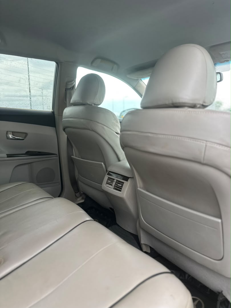 
								Giveaway Deal‼️‼️‼️ Carefully Used V6 2011/12 Toyota Venza (AWD) car is in pristine condition (Reverse Cam, Keyless, Power Boot, Android Screen & More) with duty going for just 12.2m with our sambo with me Lugbe Abuja📍 ZERO CHAIN DEAL full									