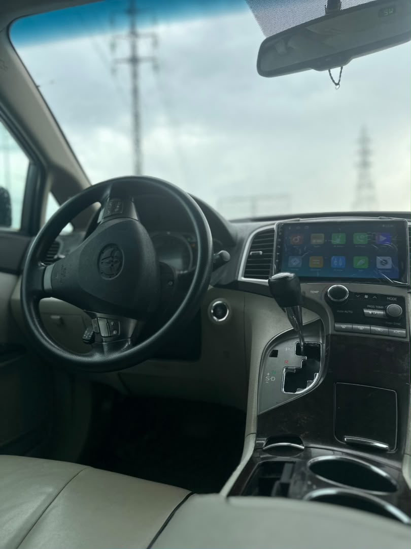 
								Giveaway Deal‼️‼️‼️ Carefully Used V6 2011/12 Toyota Venza (AWD) car is in pristine condition (Reverse Cam, Keyless, Power Boot, Android Screen & More) with duty going for just 12.2m with our sambo with me Lugbe Abuja📍 ZERO CHAIN DEAL full									
