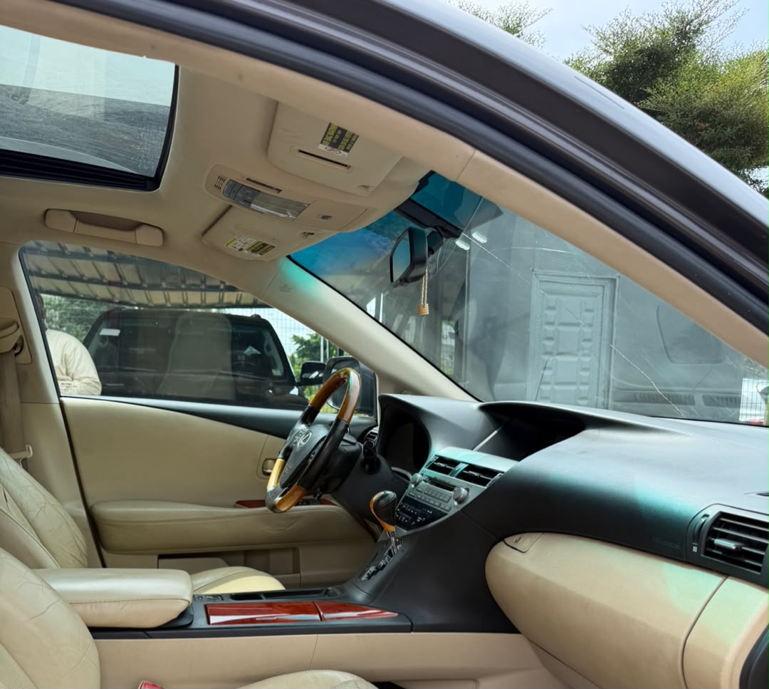
								DEAL‼️ NEATLY USED 2010 MODEL RX 350  ORIGINAL DUTY  UNTAMPERED ENGINE AND GEAR 💰N13,500,000 ABUJA full									