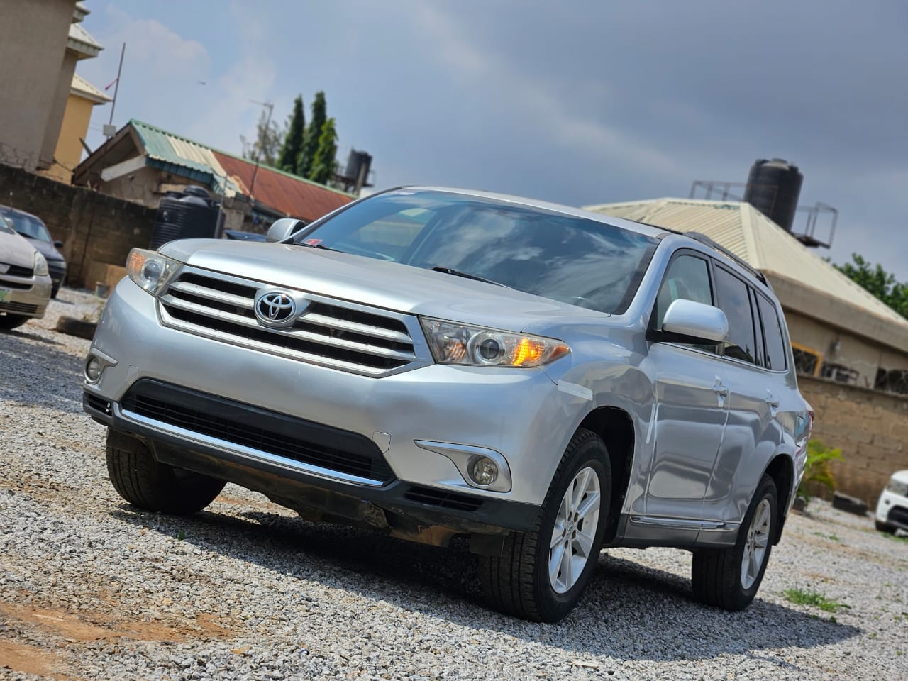 
								Distress Alert ⚠️  Foreign used Toyota Highlander 2012 with New and Untouched Components  Pano sunroof  Boot Power Tumb  👉16.8m buyer settle 400k Location Abacha road Nyanya Abuja deal full									