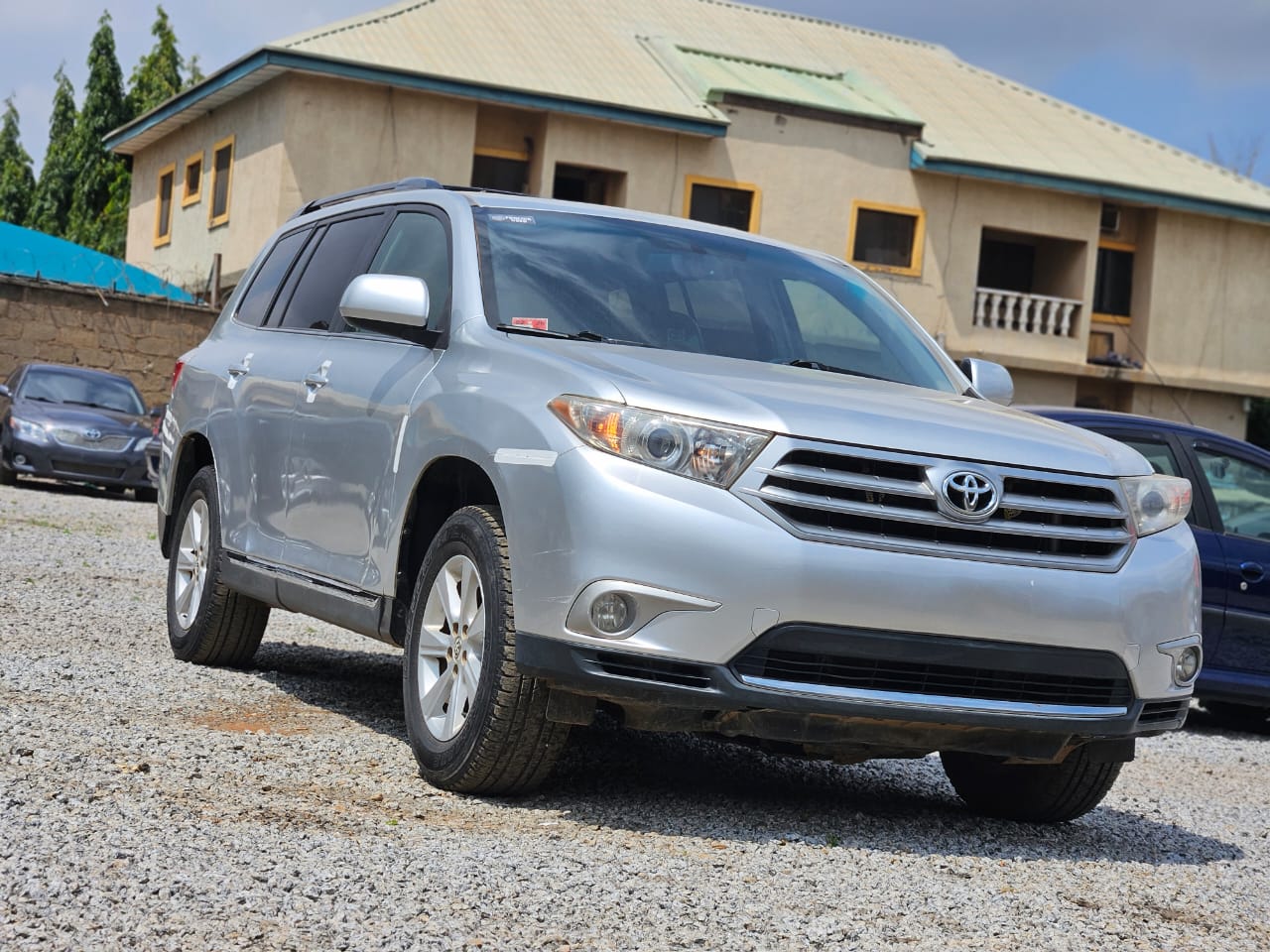 
								Distress Alert ⚠️  Foreign used Toyota Highlander 2012 with New and Untouched Components  Pano sunroof  Boot Power Tumb  👉16.8m buyer settle 400k Location Abacha road Nyanya Abuja deal full									