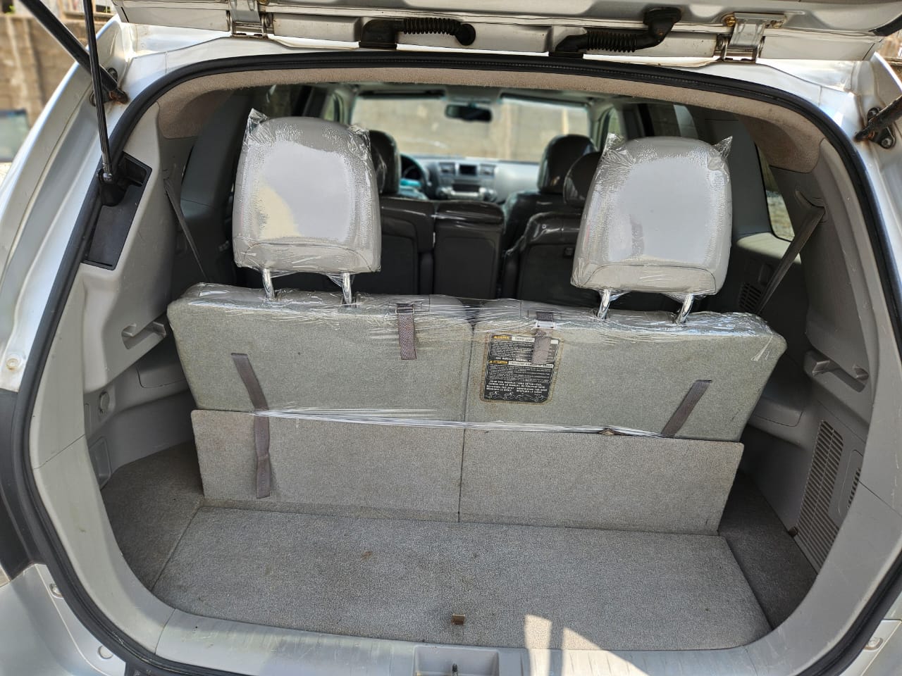 
								Distress Alert ⚠️  Foreign used Toyota Highlander 2012 with New and Untouched Components  Pano sunroof  Boot Power Tumb  👉16.8m buyer settle 400k Location Abacha road Nyanya Abuja deal full									