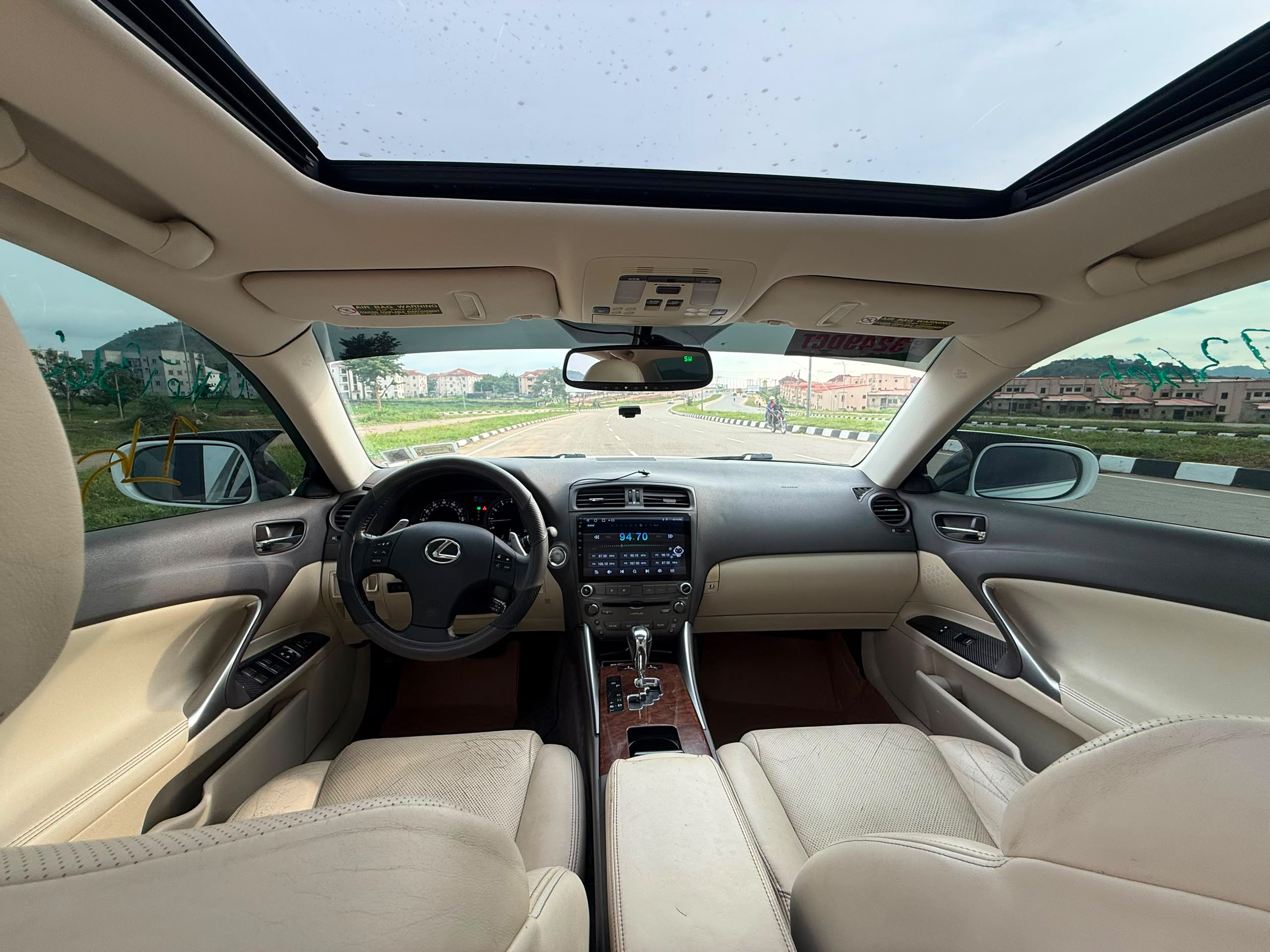 
								FOREIGN USED 🇺🇸 2010 LEXUS IS 250 WITH KEYLESS ENTRY SUNROOF REVERSE CANERA AND VALID DUTY GOING FOR 12.5MILLION NAIRA ONLY full									