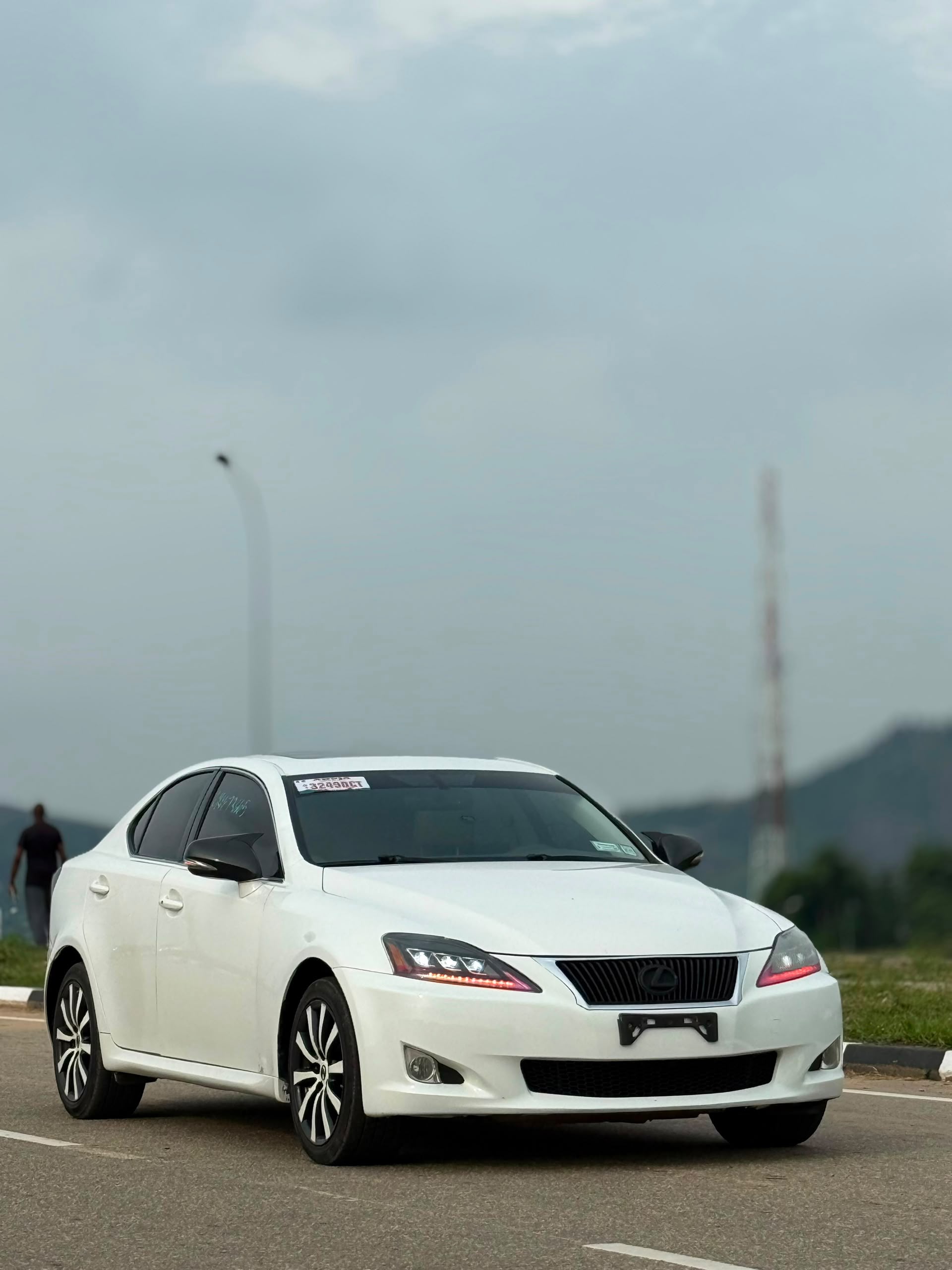 
								FOREIGN USED 🇺🇸 2010 LEXUS IS 250 WITH KEYLESS ENTRY SUNROOF REVERSE CANERA AND VALID DUTY GOING FOR 12.5MILLION NAIRA ONLY full									