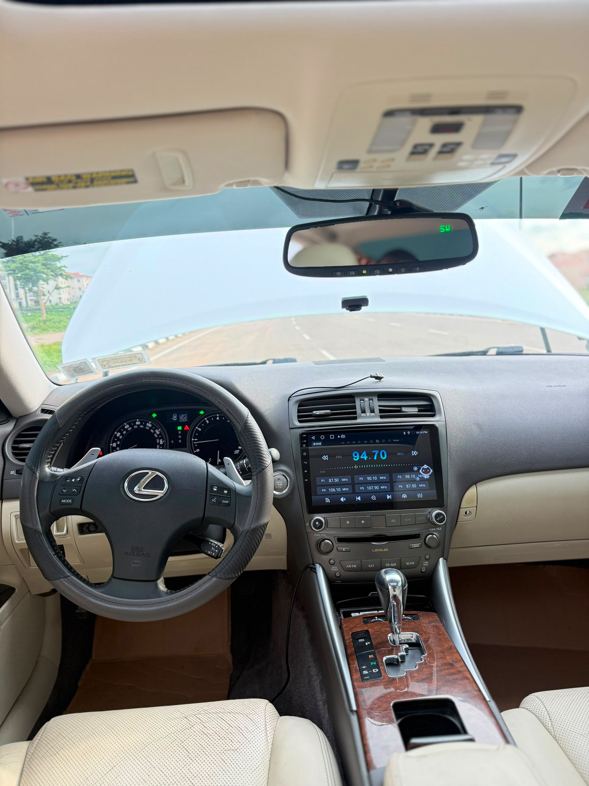 
								FOREIGN USED 🇺🇸 2010 LEXUS IS 250 WITH KEYLESS ENTRY SUNROOF REVERSE CANERA AND VALID DUTY GOING FOR 12.5MILLION NAIRA ONLY full									