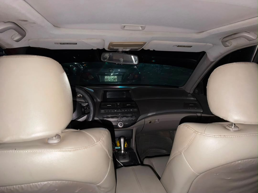 
								Sharp distress sale 2009 Honda accord nothing to fix V6 price @3.5m. Location:a Gwarinpa, Abuja! full									