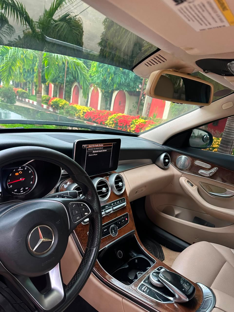 
								Distress 2016 Mercedes C300 for 9.8M Abuja F full									