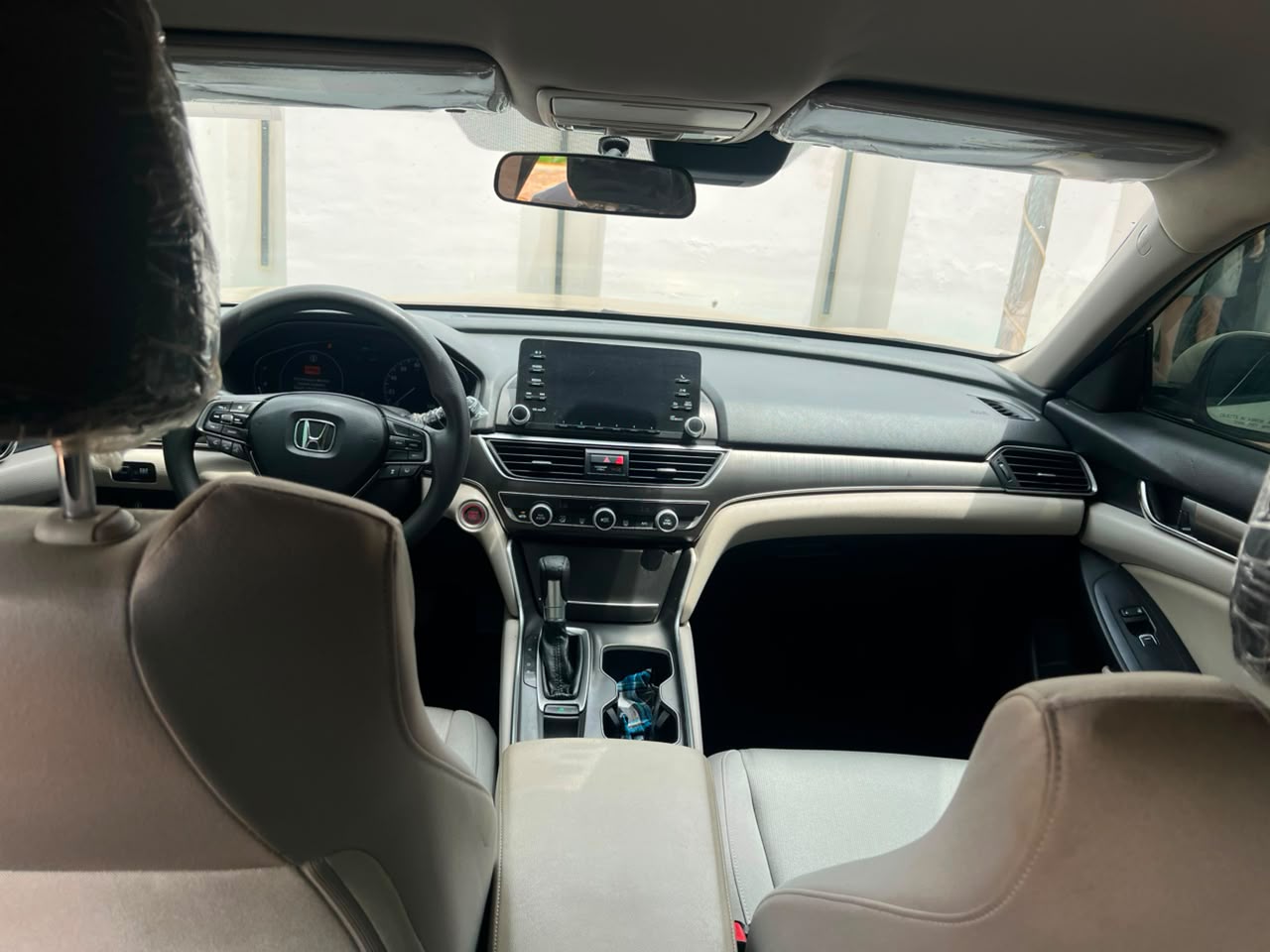 
								Distress 2020 Honda Accord Direct Belgium Available for urgent pickup Duty fully paid  Everything is blessed  Going for 19.5M Location Nyanya Abuja full									