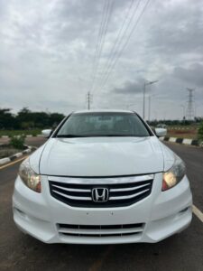Good Deal‼️‼️‼️ Grade A 2012 on belt V4 Honda Accord (Special Edition) car is in pristine condition white on cream interior fully paid duty going for just 10.6m with small sambo with me Lugbe Abuja📍 ZERO CHAIN DEAL