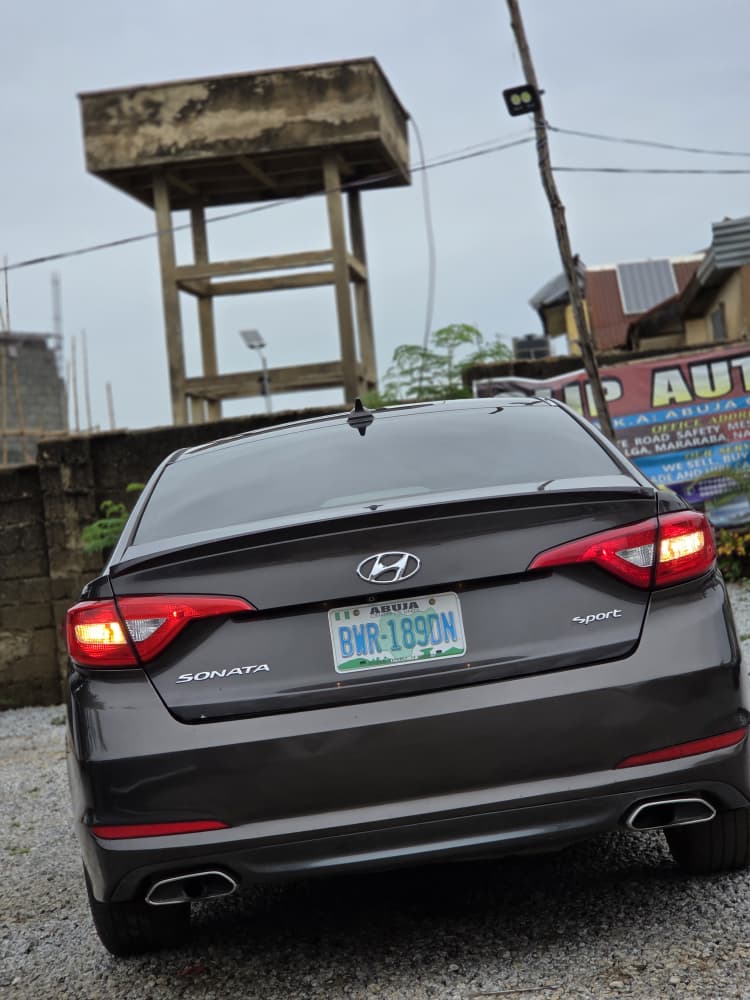 
								FEW MONTHS USED FIRSTBODY 2015 Hyundai Sonata Sport edition with original custom Duty untampered engine and gear Ac Factory fitted buy and drive absolutely nothing to fix  👉10.9m buyer settle 200k location Abacha Road nyanya Abuja deal Car is with me directly full									