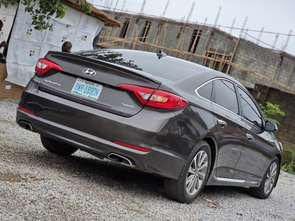 
								FEW MONTHS USED FIRSTBODY 2015 Hyundai Sonata Sport edition with original custom Duty untampered engine and gear Ac Factory fitted buy and drive absolutely nothing to fix  👉10.9m buyer settle 200k location Abacha Road nyanya Abuja deal Car is with me directly full									