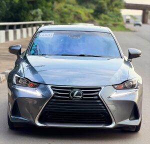 NeW ArriVaL🚀  A-GraDe ExTreMeLy CleaN FOREIGN USED 2017 IS300 LEXUS Available In MinT ConDiTioN..Too FrosH In & OuT, Keyless, Sunroof, Custom Duty Going for Just 25m OnLy  AbuJa LoKaTioN📍