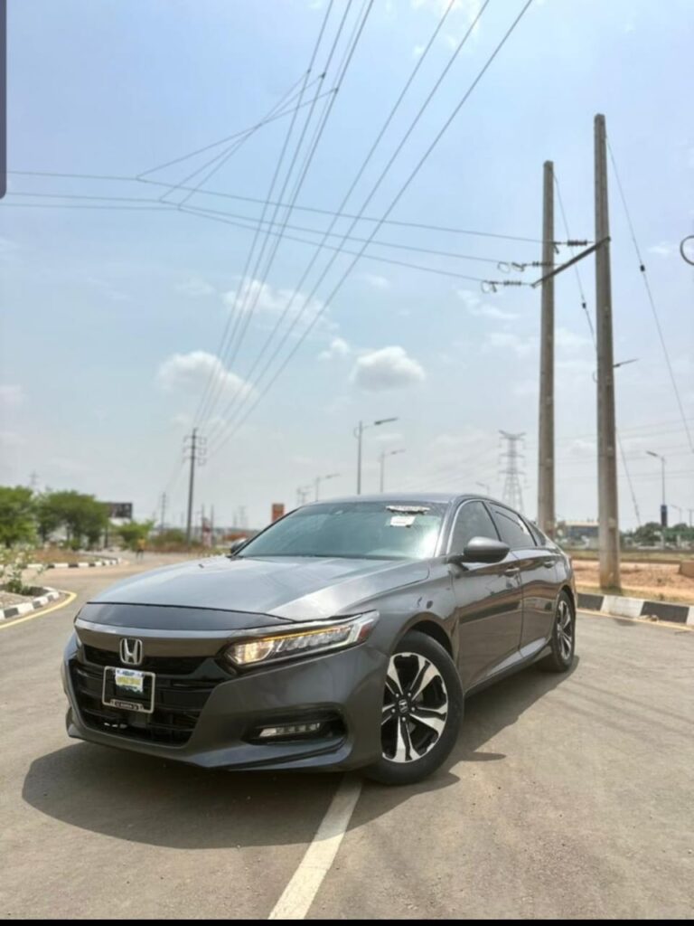 Good Deal‼️‼️‼️ (80k Mileage) Few Months Used (Premium Used) 2018/19 Honda Accord (Sport) car is in pristine condition (Nothing To Fix) with original duty going for just 18m Net with me Lugbe Abuja📍 ZERO CHAIN DEAL