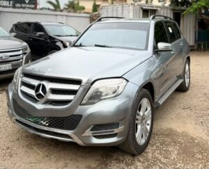 NEATLY USED 2014 MERCEDES-BENZ GLK350 NOTHING TO FIX WITH ORIGINAL CUSTOM DUTY FULLY PAID GOING FOR 12.5M ABUJA DEAL