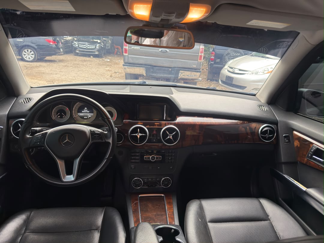 
								NEATLY USED 2014 MERCEDES-BENZ GLK350 NOTHING TO FIX WITH ORIGINAL CUSTOM DUTY FULLY PAID GOING FOR 12.5M ABUJA DEAL full									