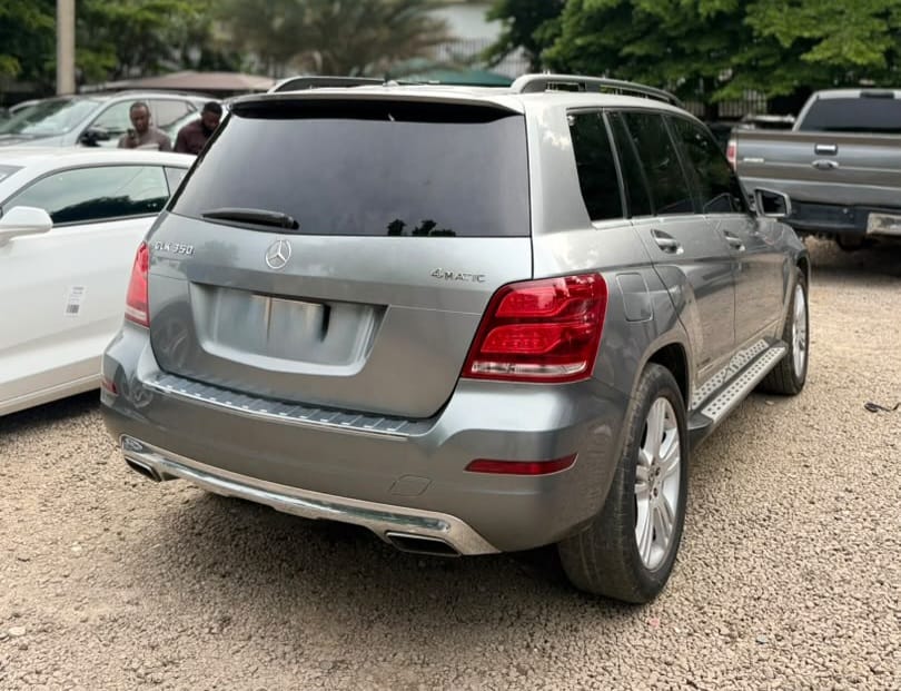 
								NEATLY USED 2014 MERCEDES-BENZ GLK350 NOTHING TO FIX WITH ORIGINAL CUSTOM DUTY FULLY PAID GOING FOR 12.5M ABUJA DEAL full									