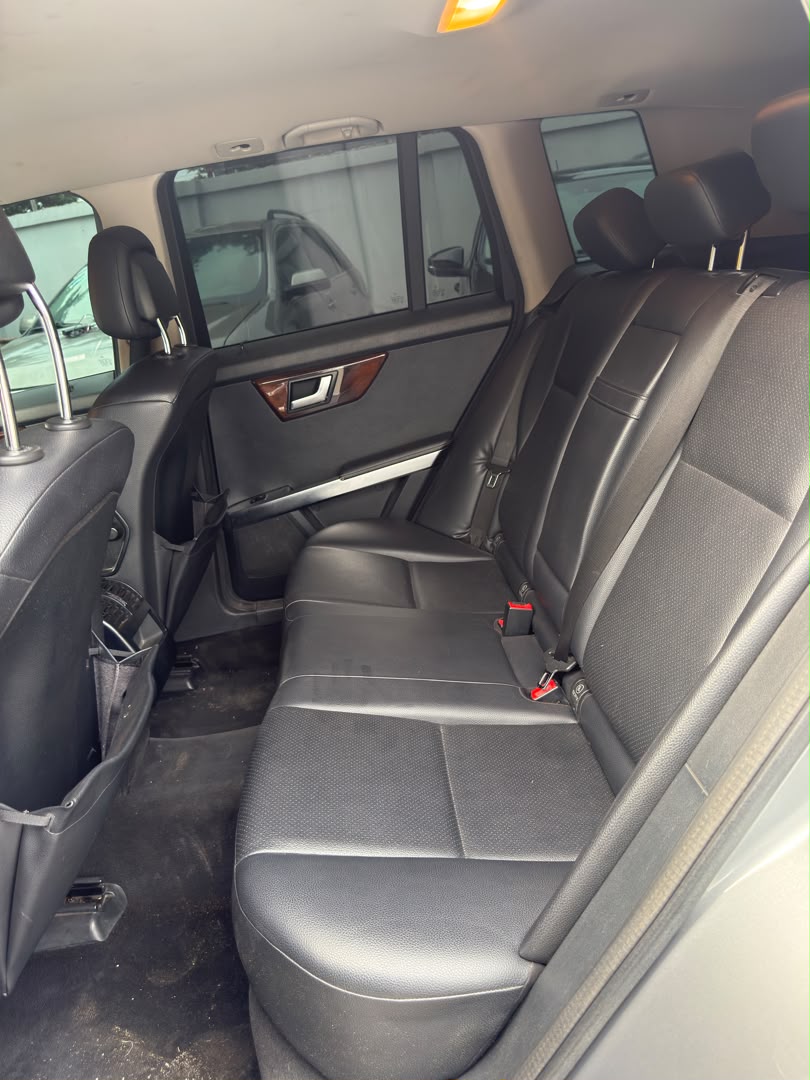 
								NEATLY USED 2014 MERCEDES-BENZ GLK350 NOTHING TO FIX WITH ORIGINAL CUSTOM DUTY FULLY PAID GOING FOR 12.5M ABUJA DEAL full									