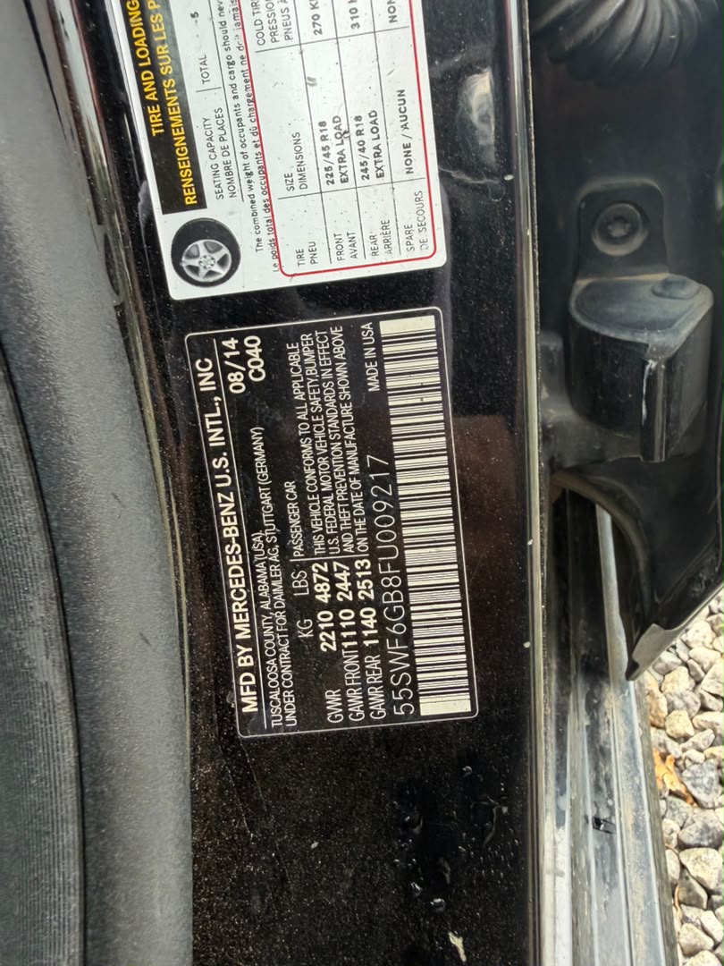 
								QUICK SALE!!!  MERCEDES C400 IN VERY GOOD CONDITION  PRICE: 18M full									