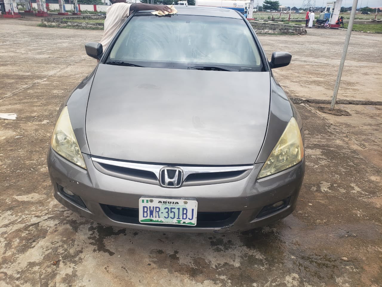 
								Very clean discussion continue is available price 3.5 million car with me full									