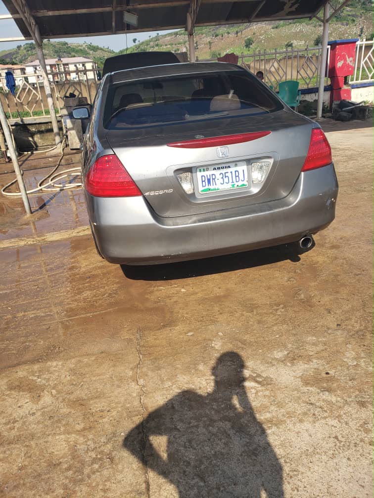 
								Very clean discussion continue is available price 3.5 million car with me full									