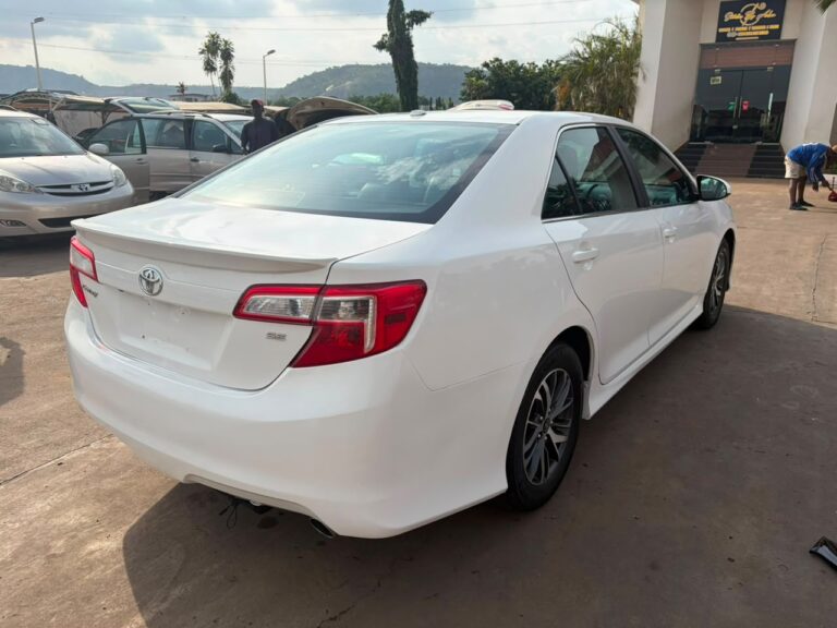 Foreign used 2014 Toyota Camry se with recent duty mint condition 14.8m net