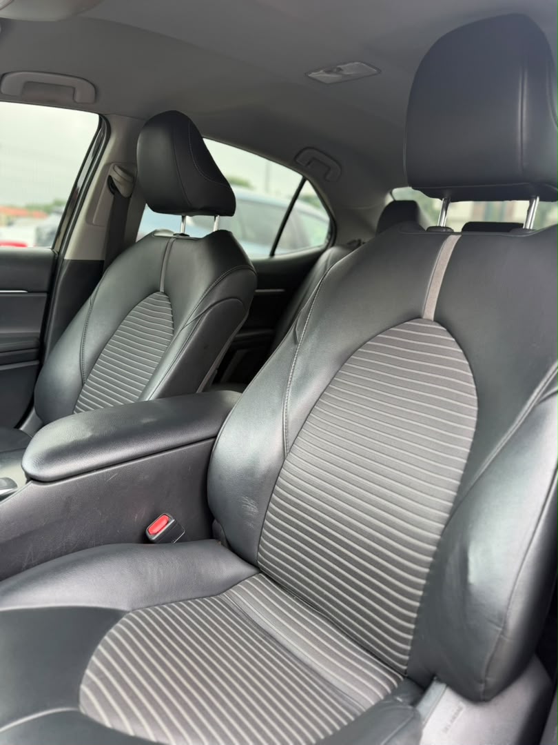 
								FOREIGN USED 2019 TOYOTA CAMRY SPORT AVAILABLE  PRICE: 19.5M full									