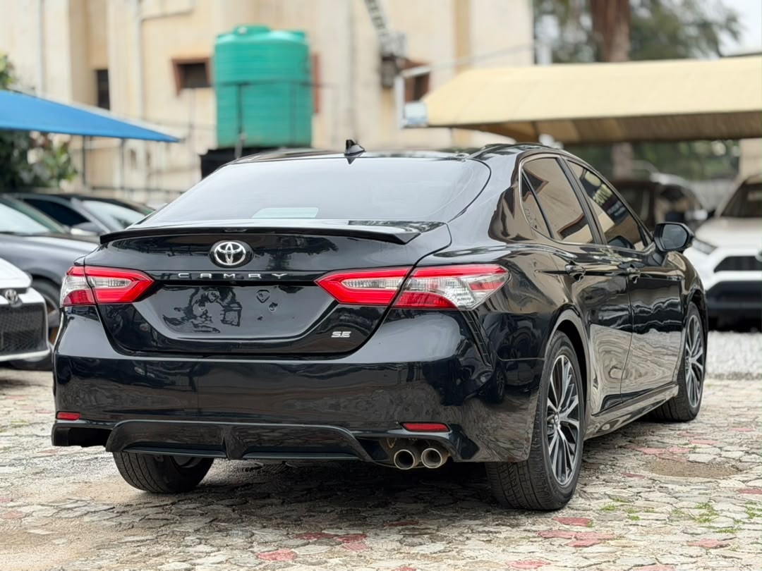 
								FOREIGN USED 2019 TOYOTA CAMRY SPORT AVAILABLE  PRICE: 19.5M full									