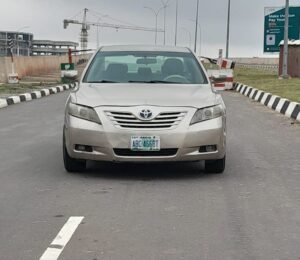 NEATLY USED 2007 TOYOTA CAMRY LE V4 NOTHING TO FIX WITH PROPER DOCUMENTATION UNTAMPERED SYSTEM GOING FOR 5.5M ABUJA DEAL