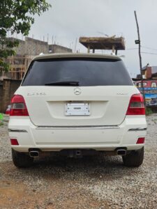 Mad Distress alert ⚠️          Few months Used  Benz GLK350 4matic 2011 With everything Untouched  All components are New Double Pano Roof  Power Tumb Boot  2025 Entry Custom  👉10.5m Buyer settle 200k  Location Abacha road Nyanya Abuja deal Car is with me