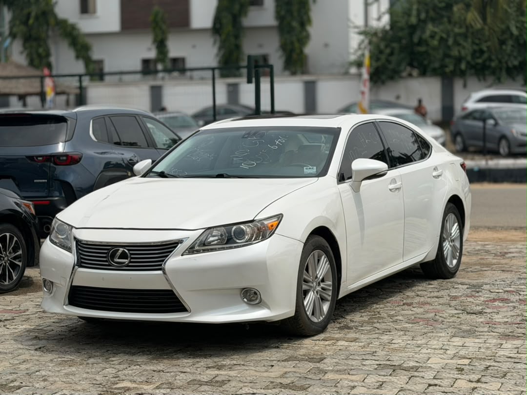 
								CLEAN FOREIGN USED 2014 LEXUS ES350 PRICE: 17.5M full									