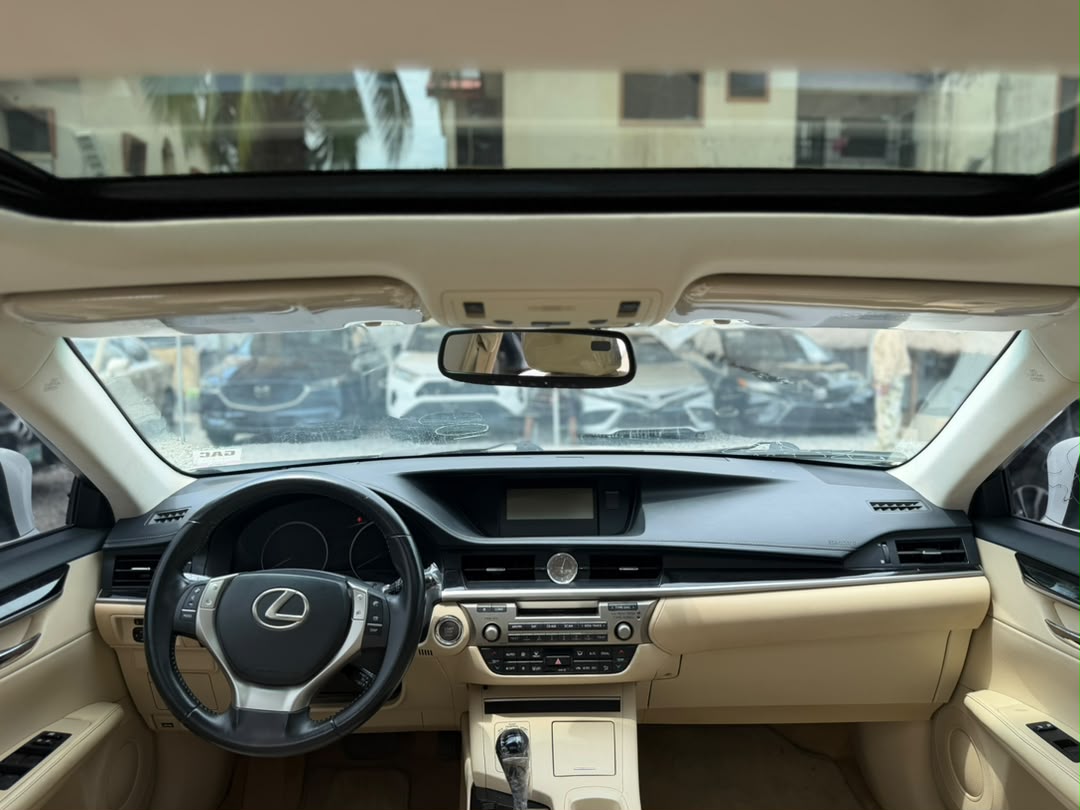 
								CLEAN FOREIGN USED 2014 LEXUS ES350 PRICE: 17.5M full									
