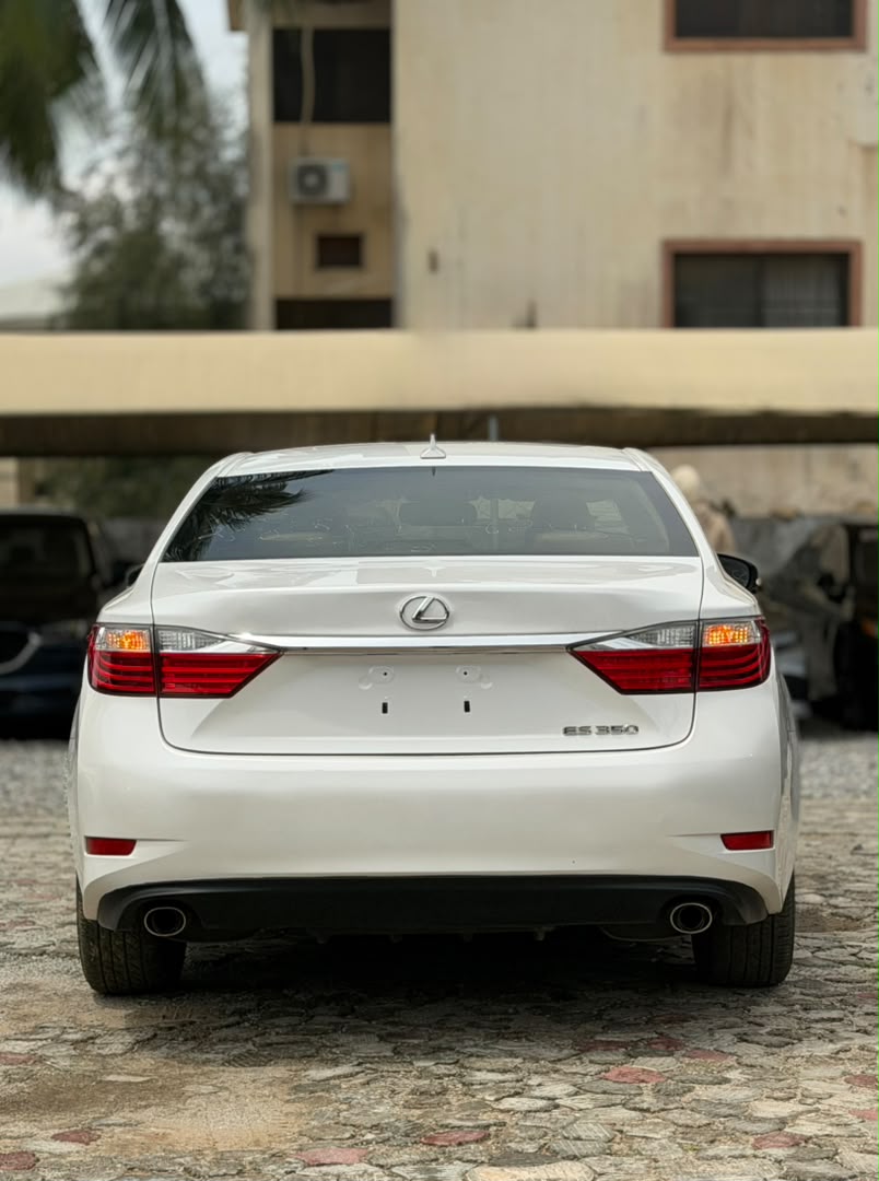 
								CLEAN FOREIGN USED 2014 LEXUS ES350 PRICE: 17.5M full									