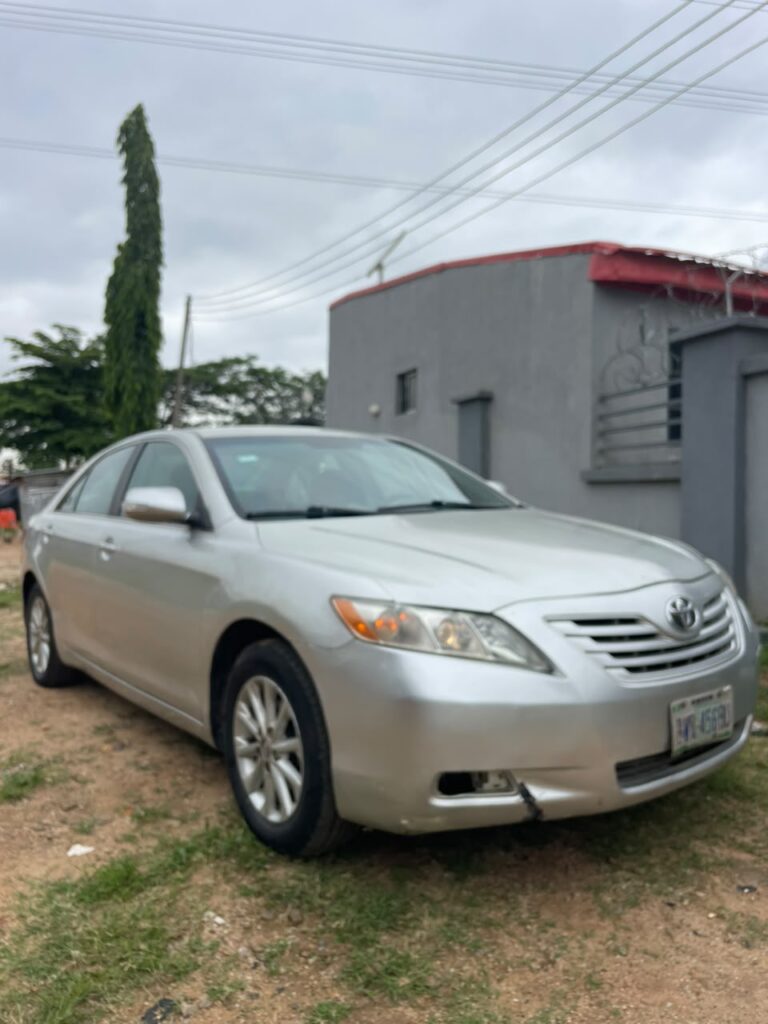Super clean  2007  Camry Le  Untempered engine and gear  Ac 💯  First body  Going for 5.8m