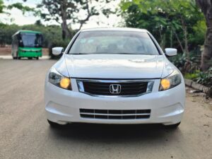 Belgium Standard 2008 Honda accord with untampared engine nd gear going for just 6.3m only. Deal na for who dey find motor with peace of mind