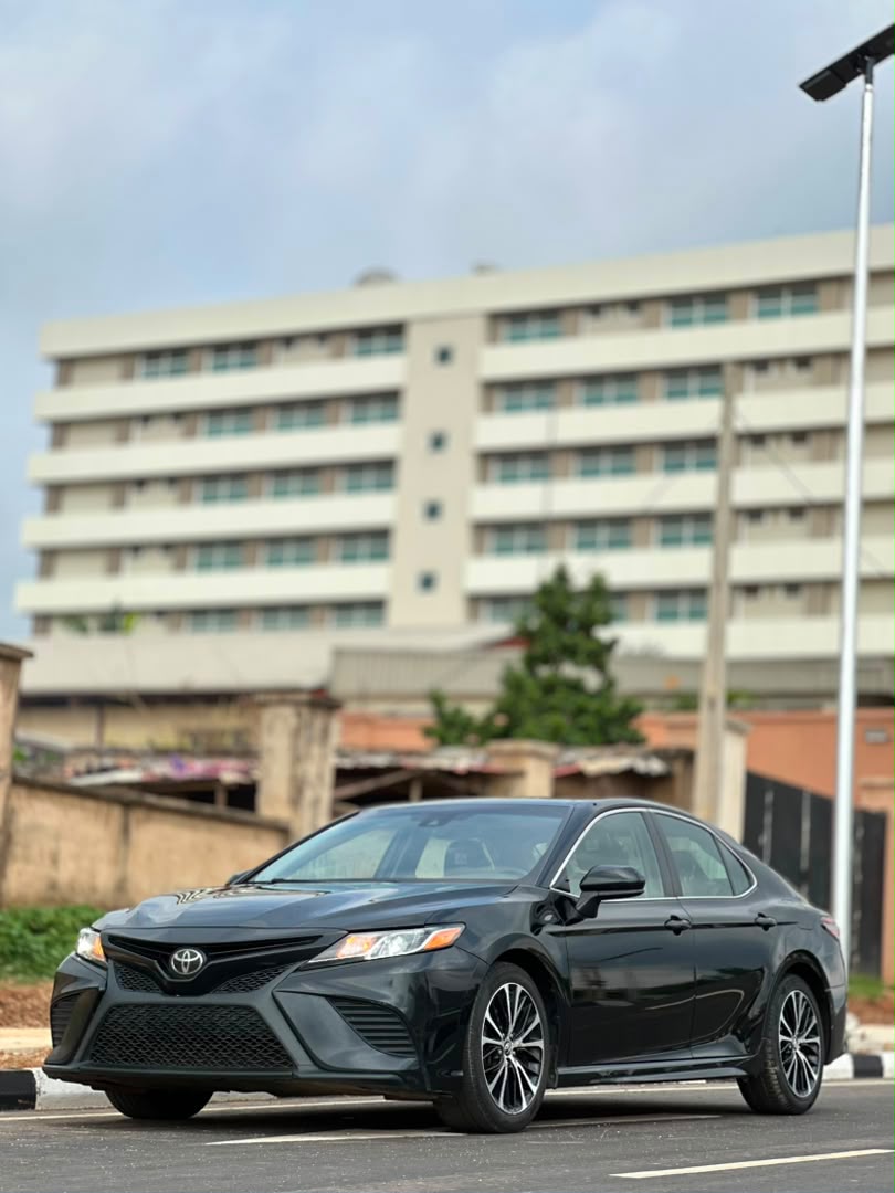 
								EXTREMELY CLEAN FOREIGN USED TOYOTA CAMRY SE 2019🇺🇸  ORIGINAL DUTY 📃  PRICE: 22M 💰  ABUJA DEAL 📍  NATIONWIDE DELIVERY full									