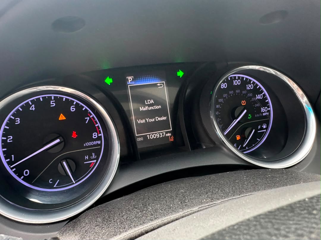 
								EXTREMELY CLEAN FOREIGN USED TOYOTA CAMRY SE 2019🇺🇸  ORIGINAL DUTY 📃  PRICE: 22M 💰  ABUJA DEAL 📍  NATIONWIDE DELIVERY full									