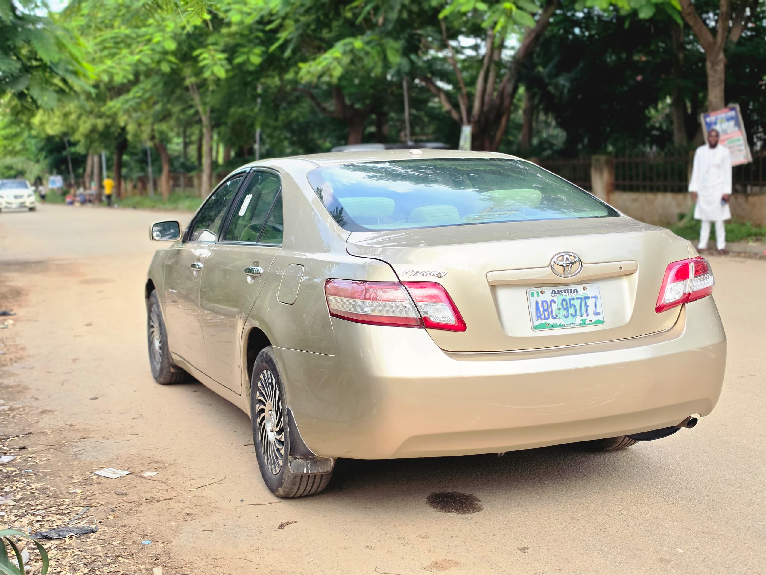 
								Extremely clean Belgium standard 2010 Toyota camry LE with untampared engine and gear 2024 on custom. Nothjng to fix going for just 8.5m 100k sambo abujadeal full									