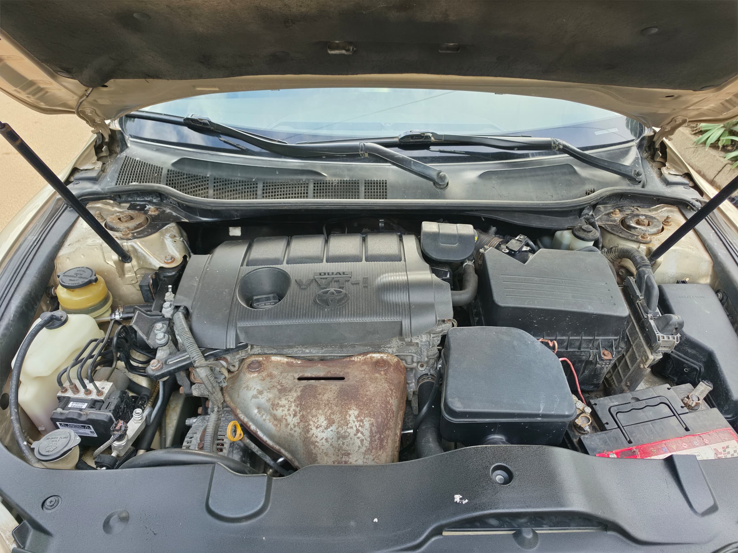 
								Extremely clean Belgium standard 2010 Toyota camry LE with untampared engine and gear 2024 on custom. Nothjng to fix going for just 8.5m 100k sambo abujadeal full									