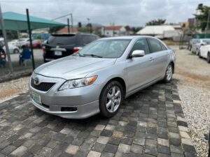 Clean and sharp 2008 Toyota Camry SE sport edition with original documents untempered engine and gear ac chilling everything working clean interior and exterior.  💰 7.2 million naira only 📍 Abuja