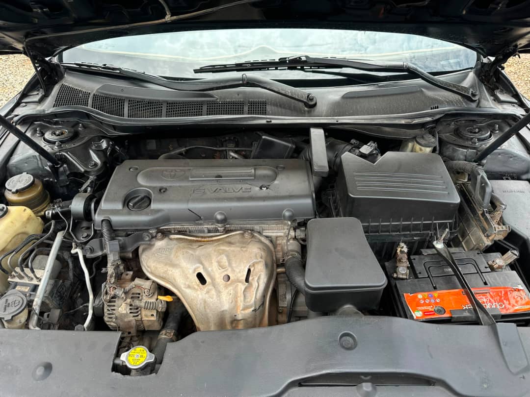 
								extremely clean Toyota Camry 2007 model with custom duty   Untampered engine and gear  Ac💯Nothing to fix going for   💰6.2m 📍Abuja Gwarinpa full									