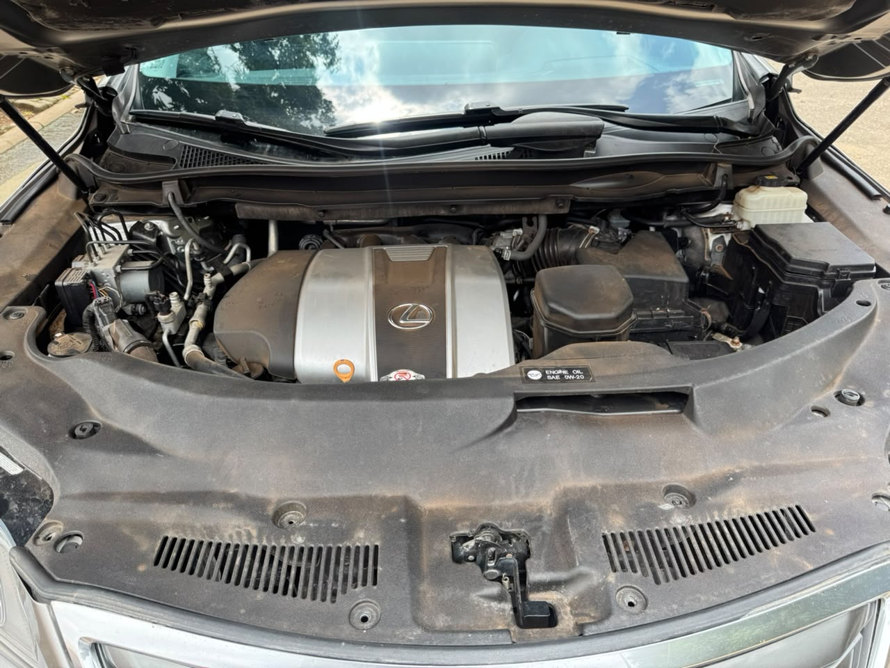 
								Distress sale Nigeria 🇳🇬 used Lexus rx350 2019 is available price 35 million car with me full									