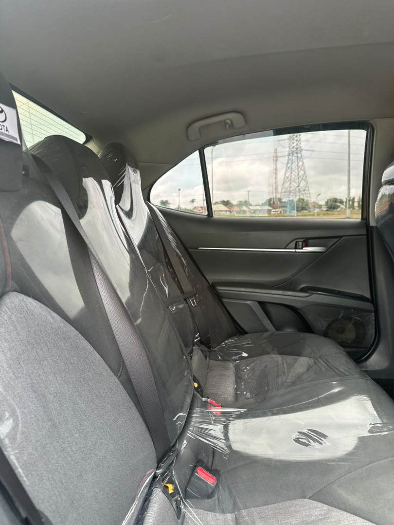 
								Giveaway Deal‼️‼️‼️ (101k Mileage) Foreign Used V4 2018 Camry LE car is in pristine condition (Pure Accident Free) with 2026 may entry duty going for just 23.5m Net with me Lugbe Abuja📍 ZERO CHAIN DEAL full									