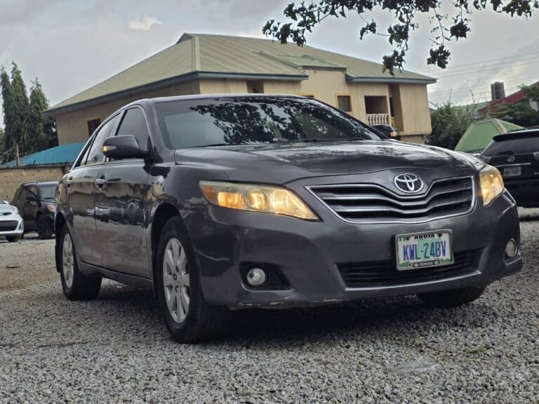 Mad Distress alert ⚠️ 📢  100% Belgium grade Camry muscle 2009 XLE FIRSTBODY  Untampered engine and gear AC chilling well Buy and drive absolutely nothing to fix  Accident free  👉6.7m buyer settle 100k Location Abacha road Nyanya Abuja with me directly