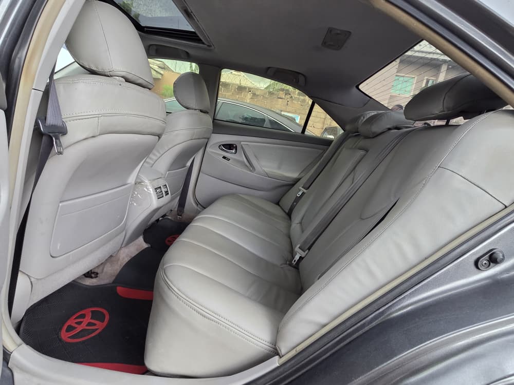 
								Mad Distress alert ⚠️ 📢  100% Belgium grade Camry muscle 2009 XLE FIRSTBODY  Untampered engine and gear AC chilling well Buy and drive absolutely nothing to fix  Accident free  👉6.7m buyer settle 100k Location Abacha road Nyanya Abuja with me directly full									