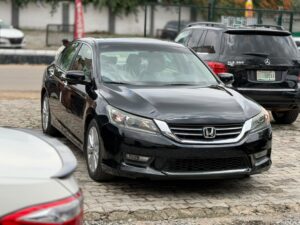CLEAN FOREIGN USED 2013 HONDA ACCORD EXL KEYLESS ENTRY  BLINDSPOT CAMERA  SUNROOF  BACK AC VENT PRICE: 12.5M