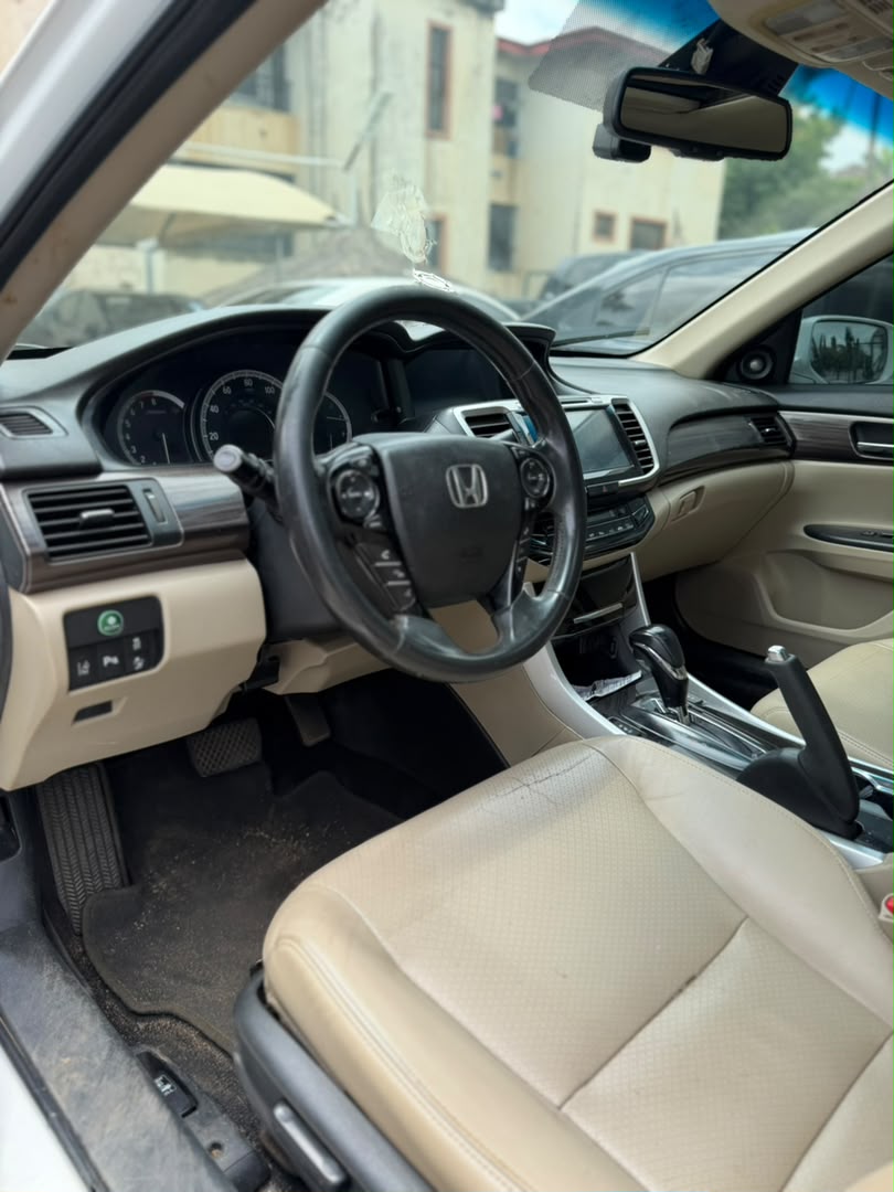 
								QUICK SALE!!! 2017 ON BELT HONDA ACCORD V6 TOURING AVAILABLE  PRICE: 8M NET full									